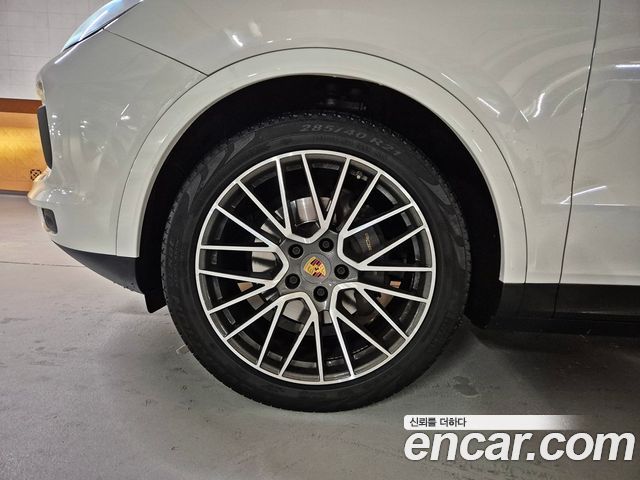 Porsche Cayenne 2020 — photo 20