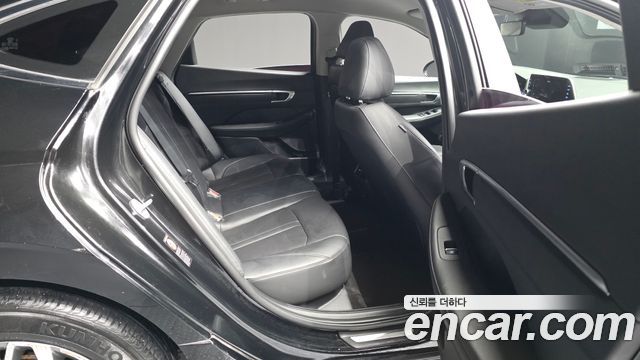 Hyundai Sonata 2022 — photo 18