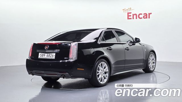 Cadillac CTS 2011 — photo 2
