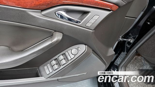 Cadillac CTS 2011 — photo 17