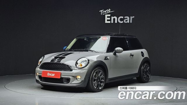 Mini Cooper 2013 — photo 1