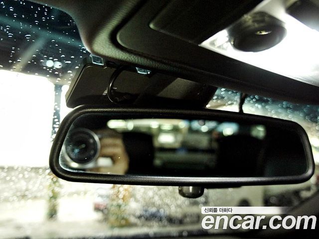 BMW 3-Series 2011 — photo 11
