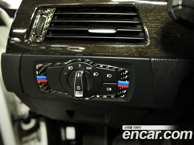 BMW 3-Series 2011 — photo 14