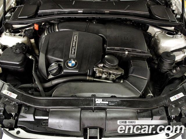 BMW 3-Series 2011 — photo 19