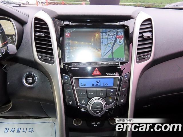 Hyundai i30 2015 — photo 13