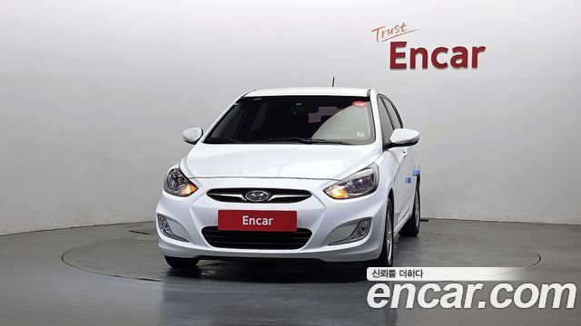 Hyundai Accent 2011 — photo 3