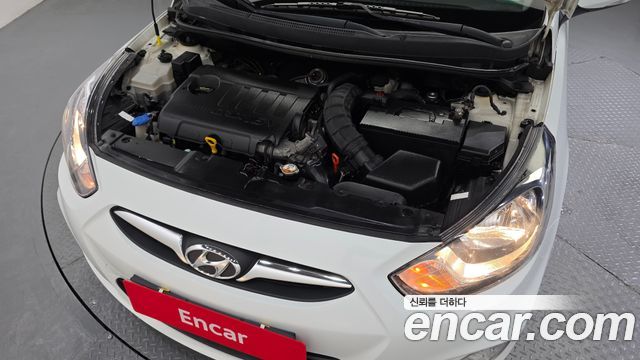 Hyundai Accent 2011 — photo 6
