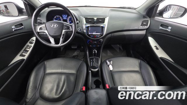 Hyundai Accent 2011 — photo 7