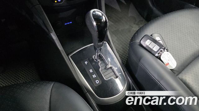 Hyundai Accent 2011 — photo 9