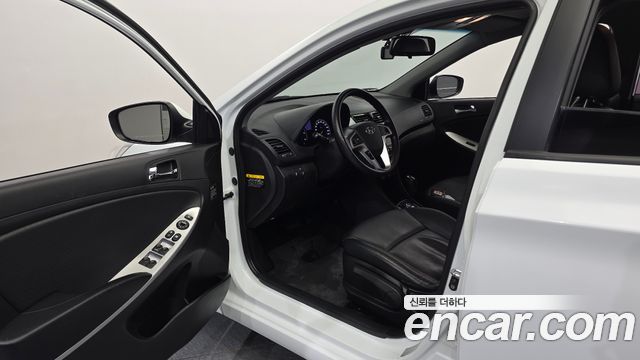 Hyundai Accent 2011 — photo 10