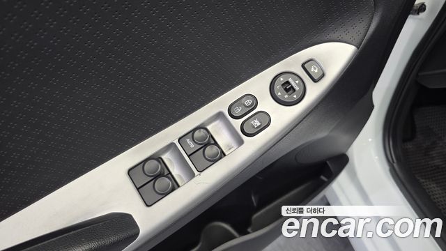 Hyundai Accent 2011 — photo 13