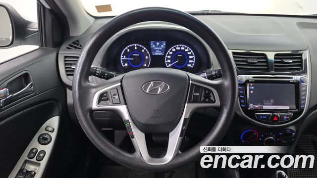 Hyundai Accent 2011 — photo 14