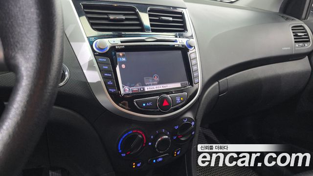 Hyundai Accent 2011 — photo 15