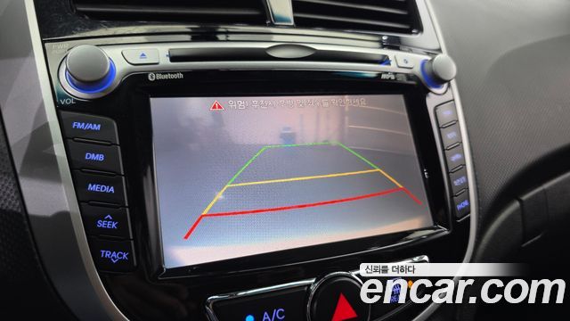 Hyundai Accent 2011 — photo 16