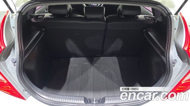 Hyundai Accent 2011 — photo 20