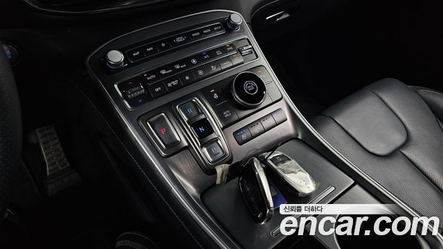 Hyundai Santafe 2023 — photo 12