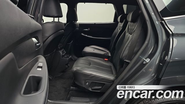 Hyundai Santafe 2023 — photo 18