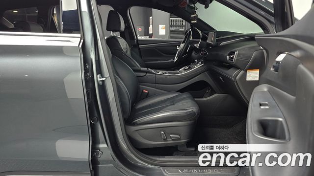 Hyundai Santafe 2023 — photo 16