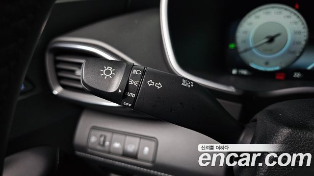 Hyundai Santafe 2023 — photo 27