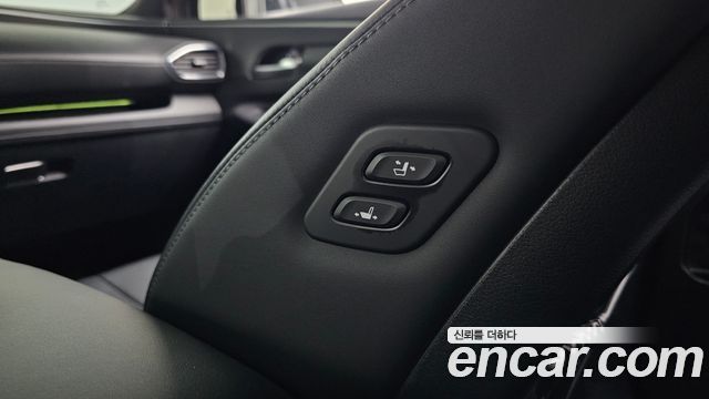 Hyundai Santafe 2023 — photo 30