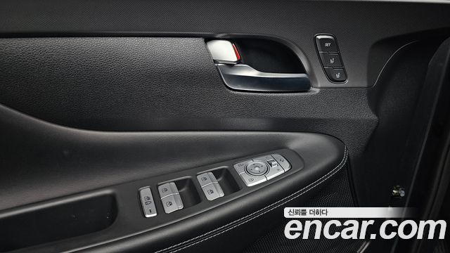 Hyundai Santafe 2023 — photo 32