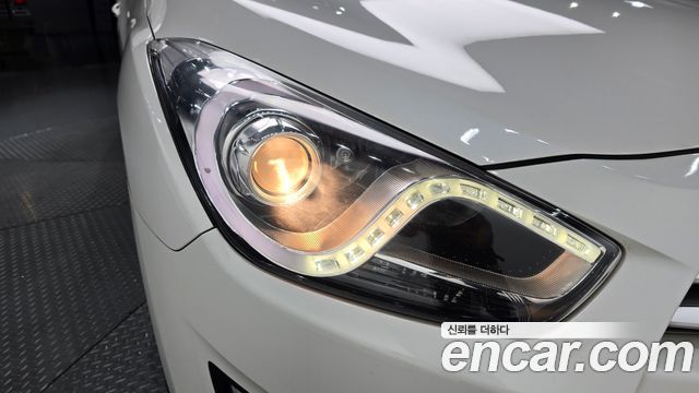 Hyundai i40 2012 — photo 8