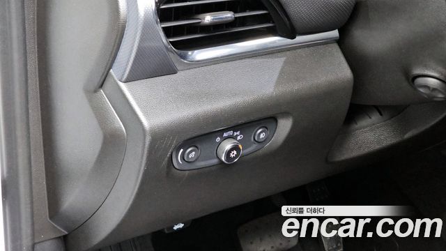 Chevrolet Korea Traverse 2021 — photo 14