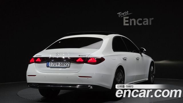 Mercedes-Benz E-Class 2024 — photo 2