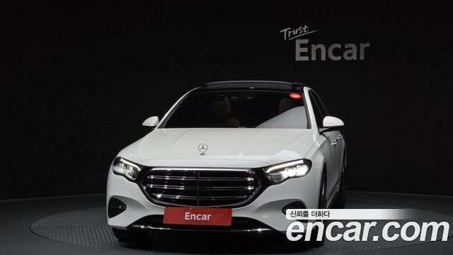 Mercedes-Benz E-Class 2024 — photo 3