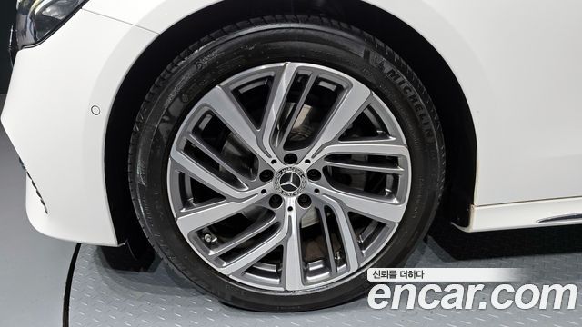 Mercedes-Benz E-Class 2024 — photo 5