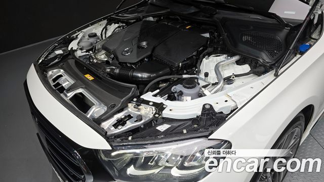 Mercedes-Benz E-Class 2024 — photo 6