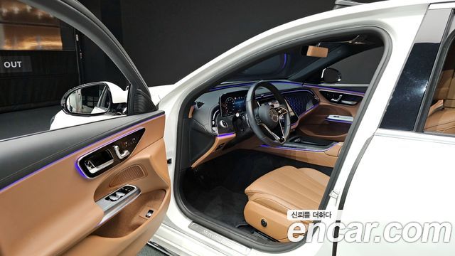 Mercedes-Benz E-Class 2024 — photo 13