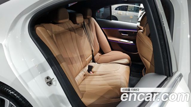 Mercedes-Benz E-Class 2024 — photo 17