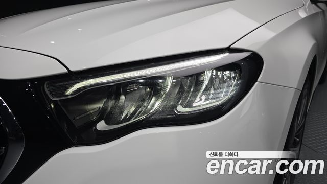Mercedes-Benz E-Class 2024 — photo 8