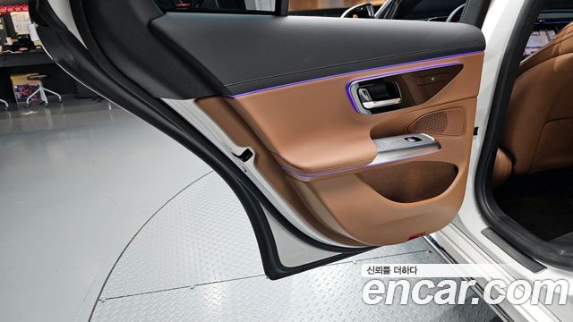 Mercedes-Benz E-Class 2024 — photo 15