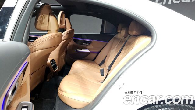 Mercedes-Benz E-Class 2024 — photo 16