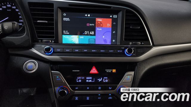 Hyundai AVANTE 2016 — photo 18