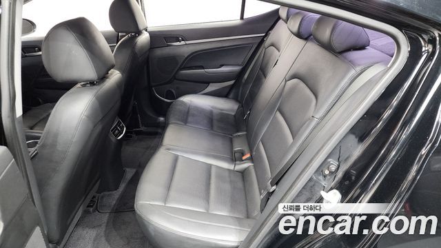 Hyundai AVANTE 2016 — photo 23