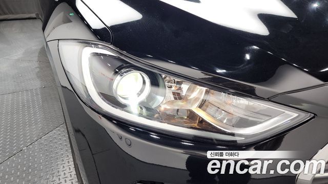 Hyundai AVANTE 2016 — photo 8