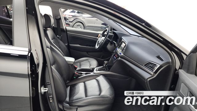 Hyundai AVANTE 2016 — photo 16