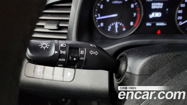 Hyundai AVANTE 2016 — photo 29