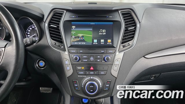 Hyundai Santafe 2018 — photo 19