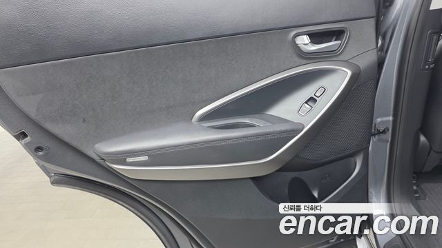Hyundai Santafe 2018 — photo 15