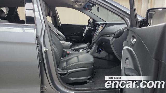 Hyundai Santafe 2018 — photo 16
