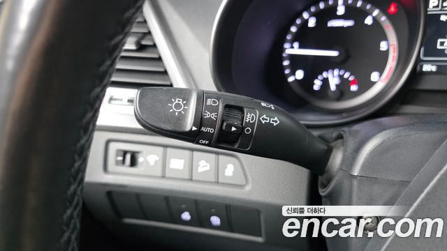 Hyundai Santafe 2018 — photo 28
