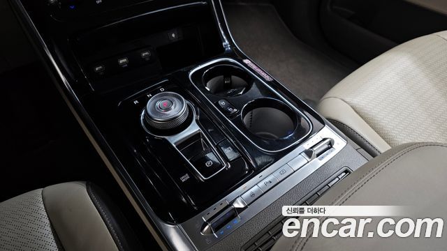 Kia Canival 2021 — photo 9