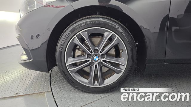 BMW 1-Series 2021 — photo 5