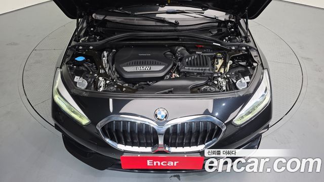 BMW 1-Series 2021 — photo 6