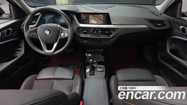BMW 1-Series 2021 — photo 10