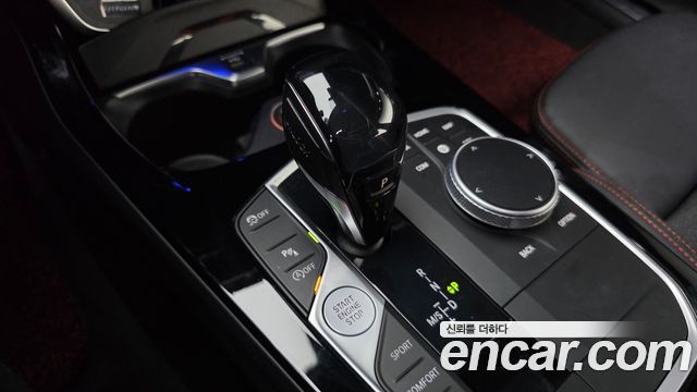 BMW 1-Series 2021 — photo 12